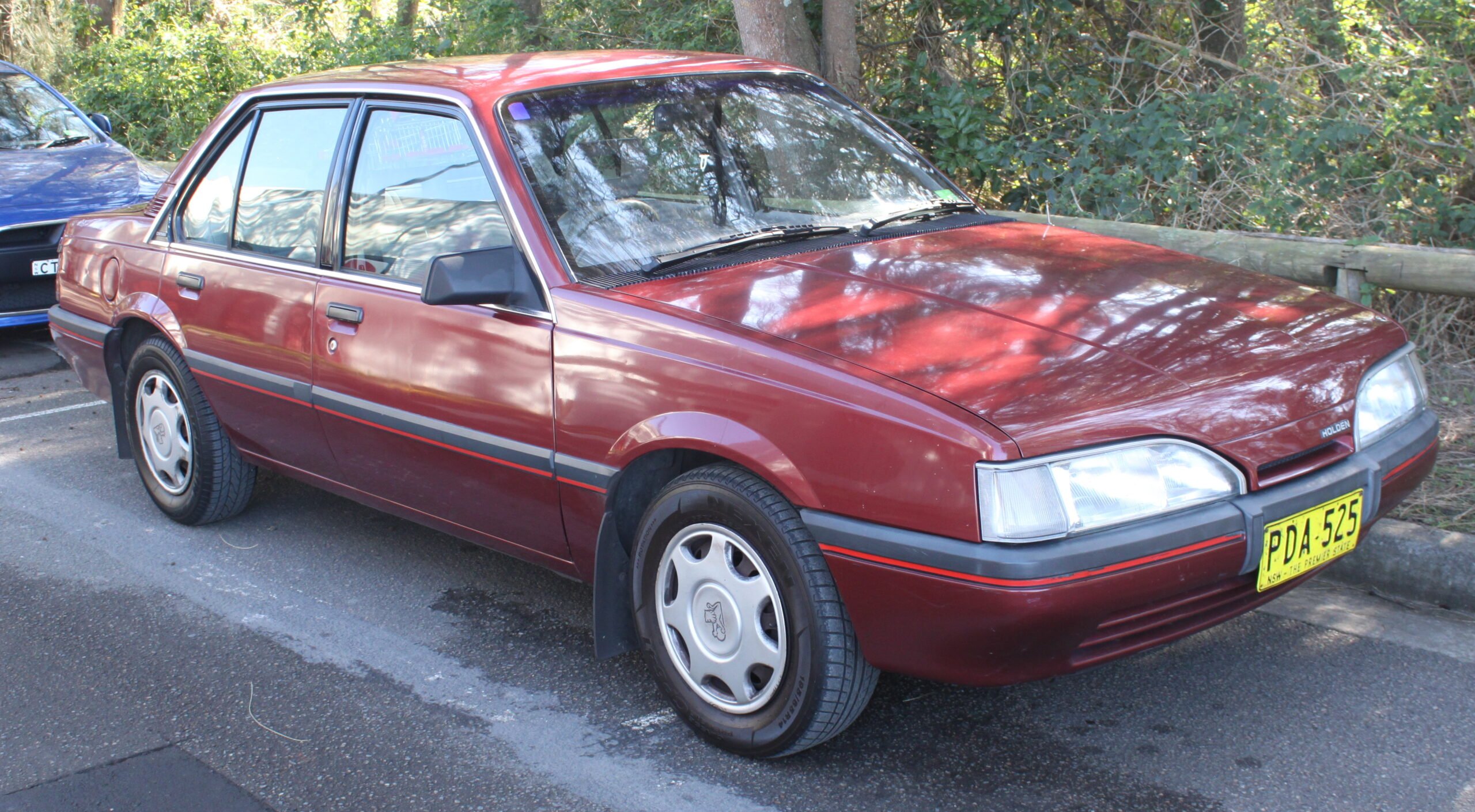 1988_Holden_Camira_(JE)_SLX_sedan