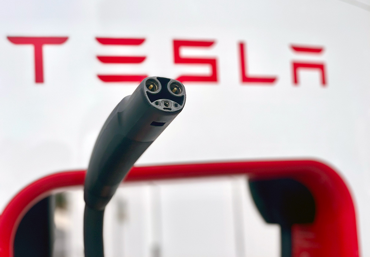 Whatever happens to Tesla, adopting its NACS connector won’t solve EV charger reliability problems - Charged EVs