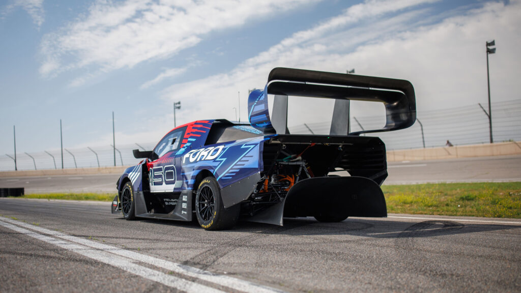 1044kW Ford F-150 SuperTruck goes record-hunting at Pikes Peak - EV Central