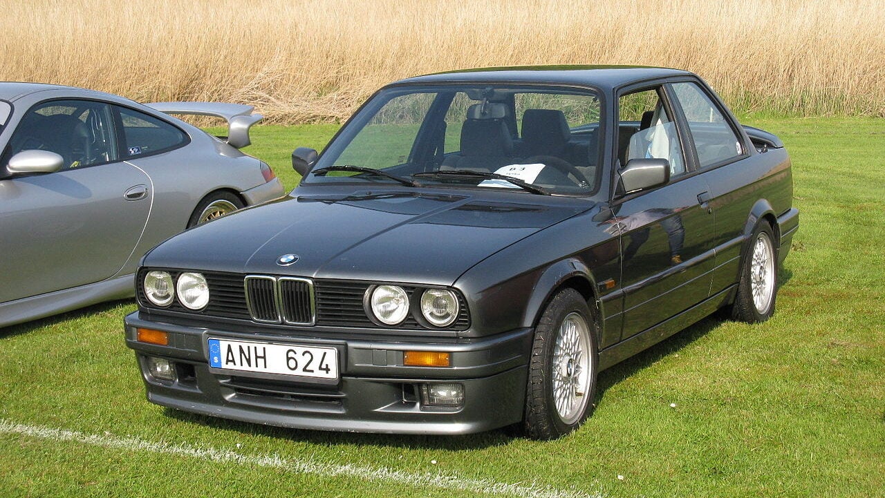 E30 BMW 320is