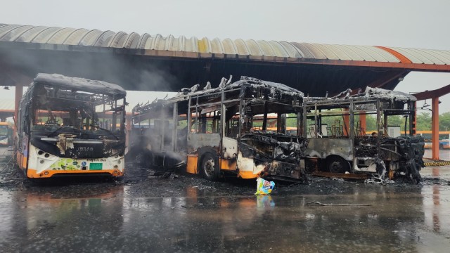 3 Electric Buses Catch Fire at Ahmedabad Depot - E-Vehicle Info