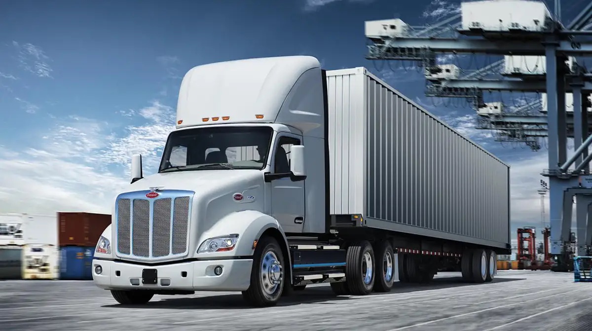 Einride orders 150 Peterbilt 579EV electric semi tractors for its US fleet - Charged EVs