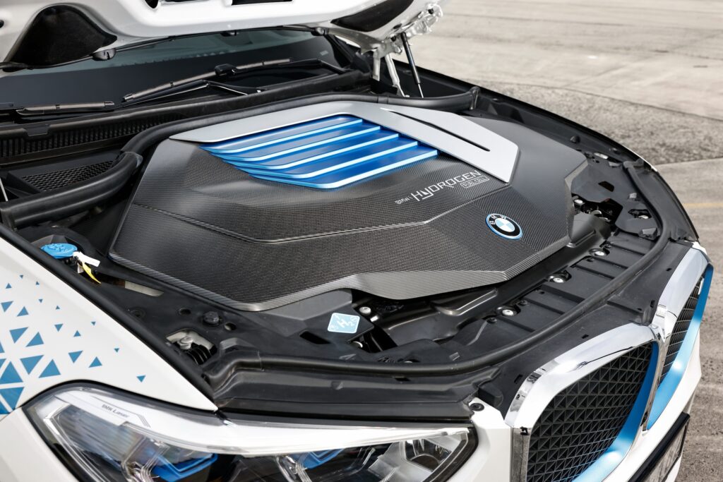 Is hydrogen finally ready to go? BMW joins the fuel cell race in Australia with iX5 pilot cars - EV Central