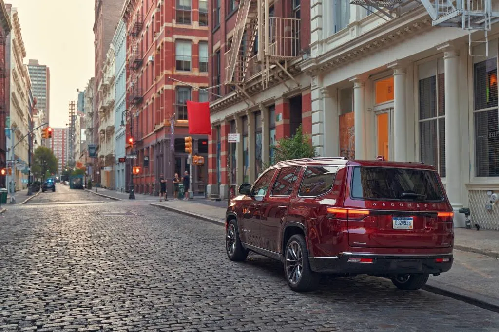 Jeep Wagoneer 3-row SUV will go electric too—with range-extender