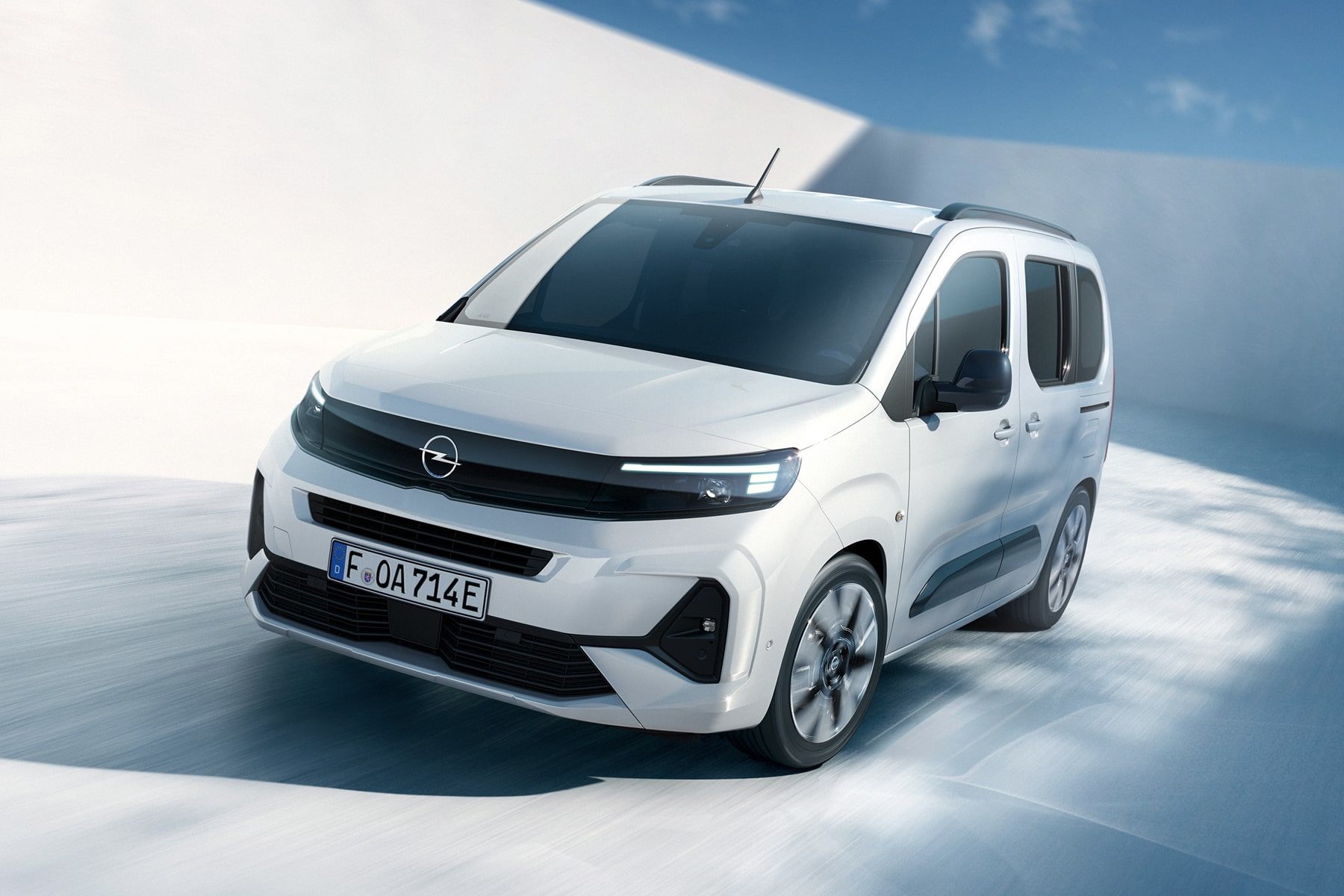 Vauxhall introduces further offers for the Combo Electric in the UK - electrive.com